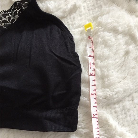 Various Girls Sports Bras - Picture 2 of 8